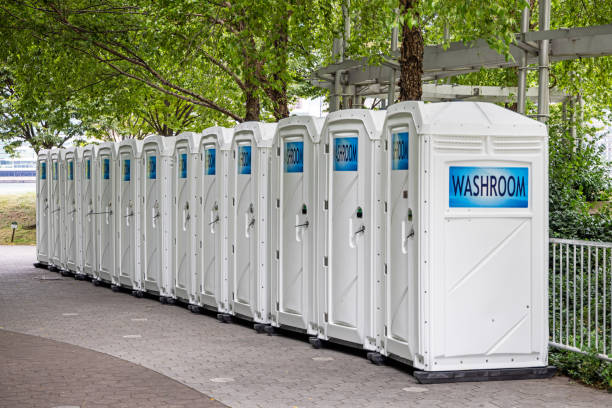 Best Portable restroom trailer rental  in Castle Rock, WA